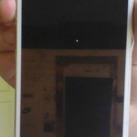 I Phone 6s barely used. - Picture 4 of 4